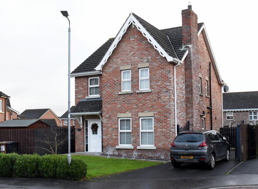 1 Wellington Park Way, Magherberry, Craigavon, BT67 0UR photo