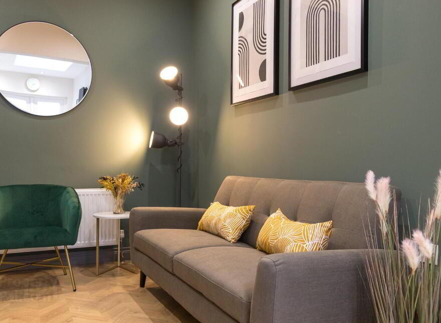 Room 4, 42 Grace Avenue, Belfast, BT5 5JH