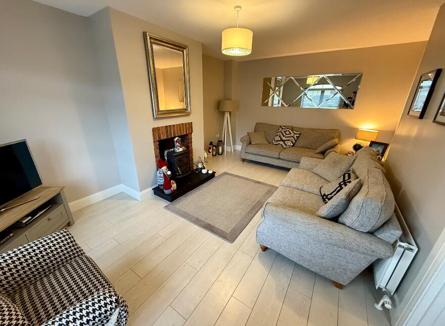 4 Woodland Chase, Waterside, L’derry, BT47 2LA