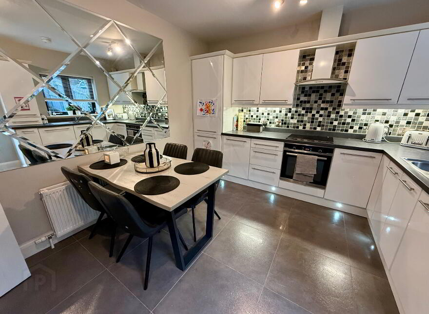 4 Woodland Chase, Waterside, L’derry, BT47 2LA