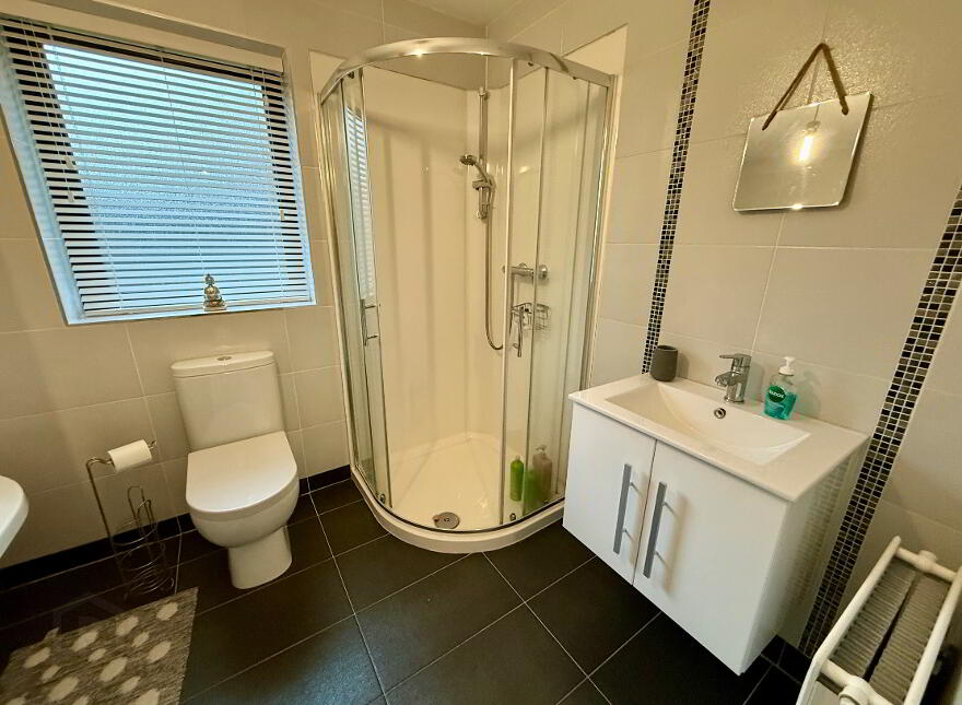 4 Woodland Chase, Waterside, L’derry, BT47 2LA