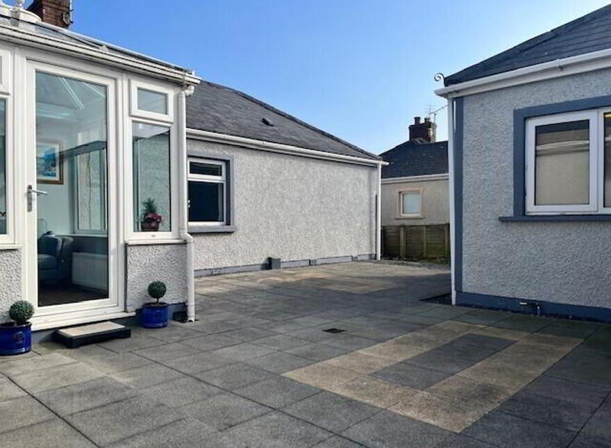 94 Shore Road, Ballyhalbert, Newtownards, BT22 1BJ