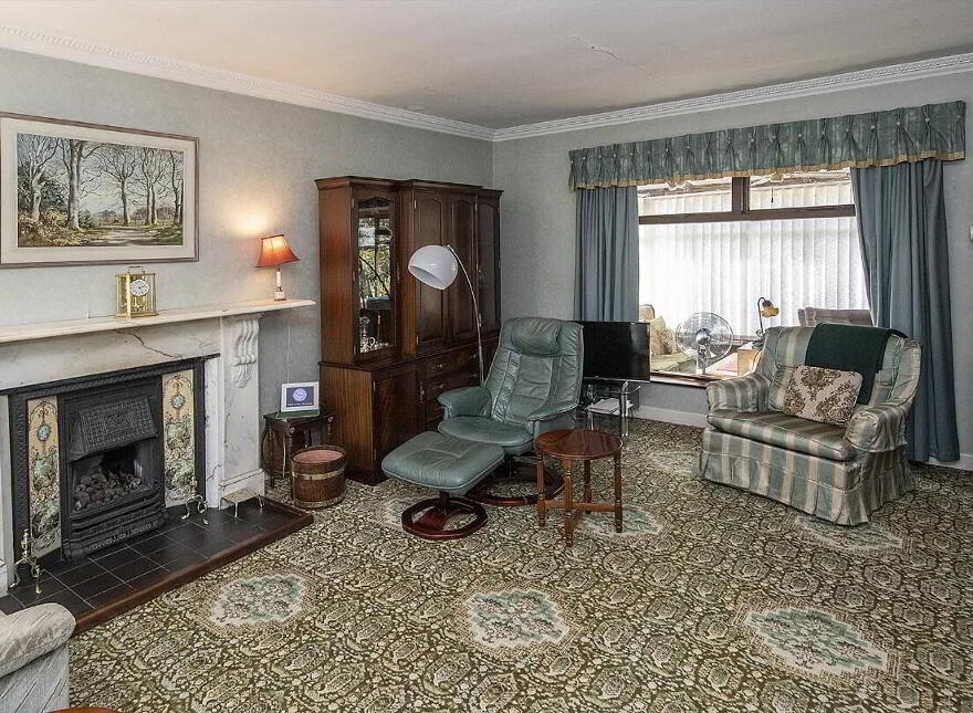Linden, North Mall, Lismore, P51YW63
