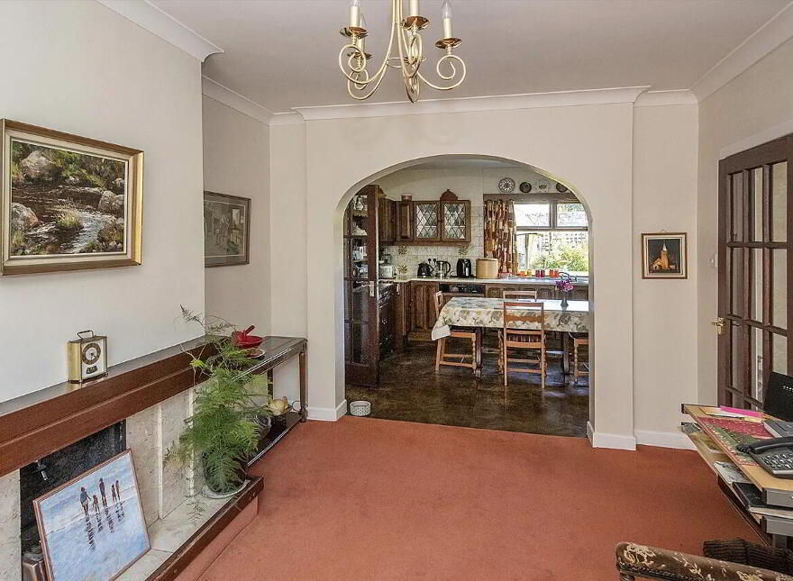 Linden, North Mall, Lismore, P51YW63