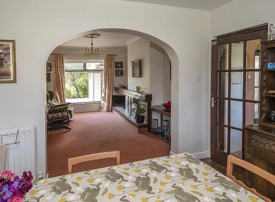 Linden, North Mall, Lismore, P51YW63