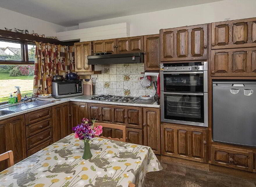 Linden, North Mall, Lismore, P51YW63