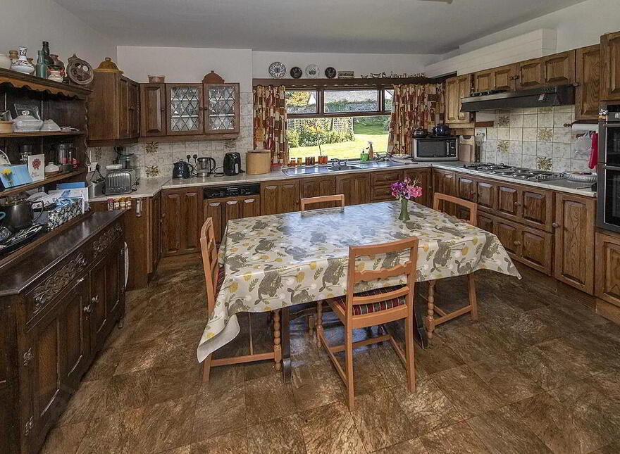 Linden, North Mall, Lismore, P51YW63