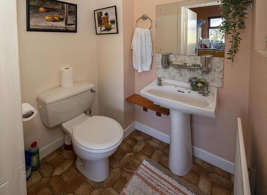 Linden, North Mall, Lismore, P51YW63