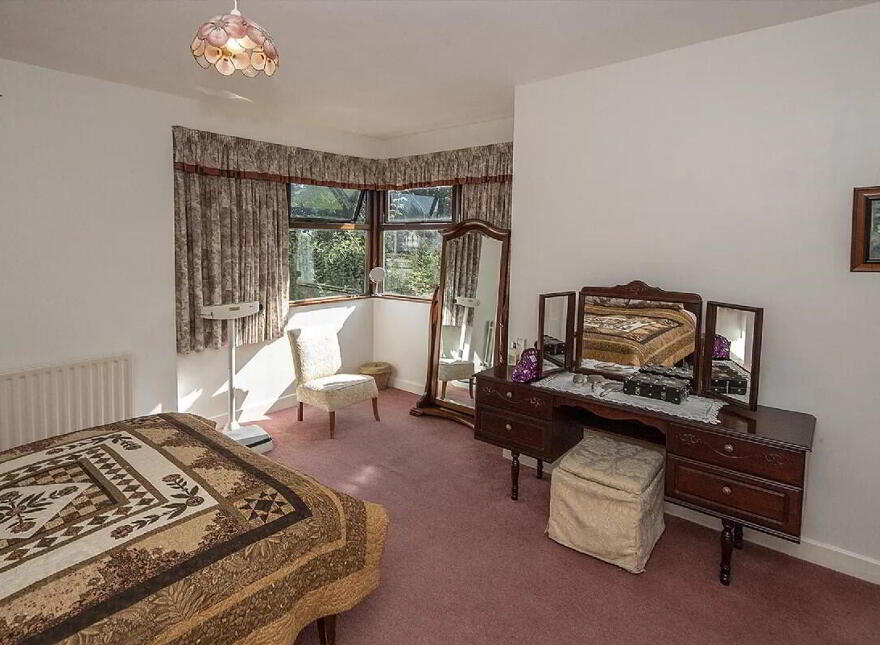 Linden, North Mall, Lismore, P51YW63