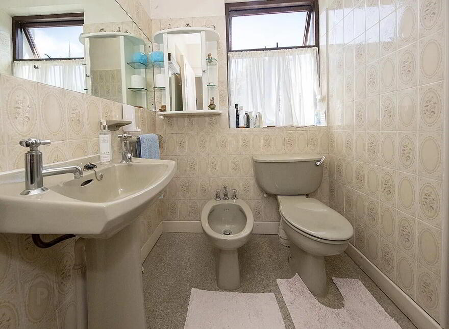 Linden, North Mall, Lismore, P51YW63