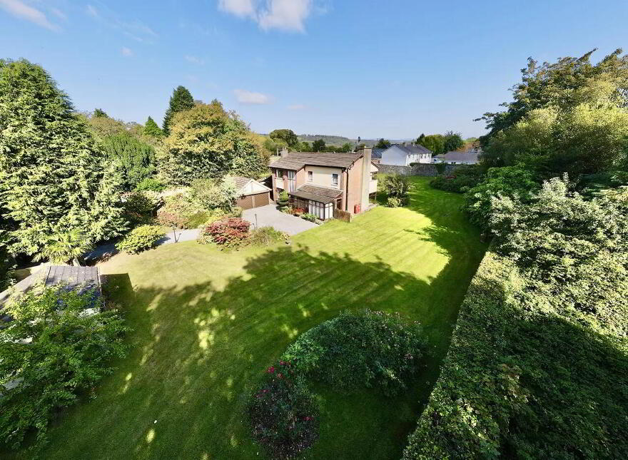 Linden, North Mall, Lismore, P51YW63