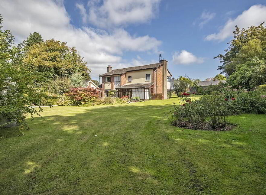 Linden, North Mall, Lismore, P51YW63