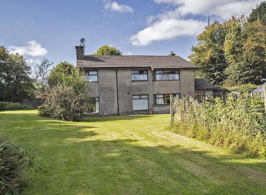 Linden, North Mall, Lismore, P51YW63