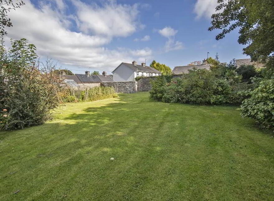 Linden, North Mall, Lismore, P51YW63