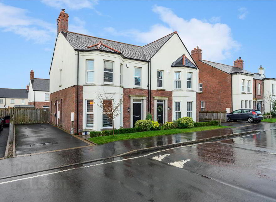 35 Hartley Hall Green, Greenisland, BT38 8FU photo