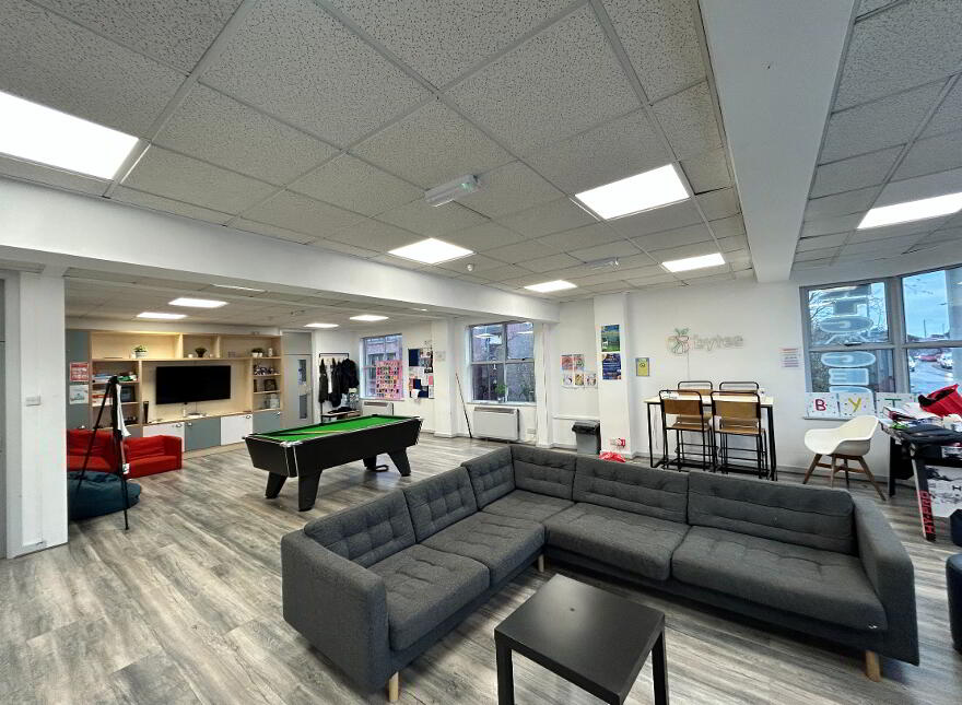First & Second Floor Office, 300-302 Antrim Road, Glengormley, BT36 5EG