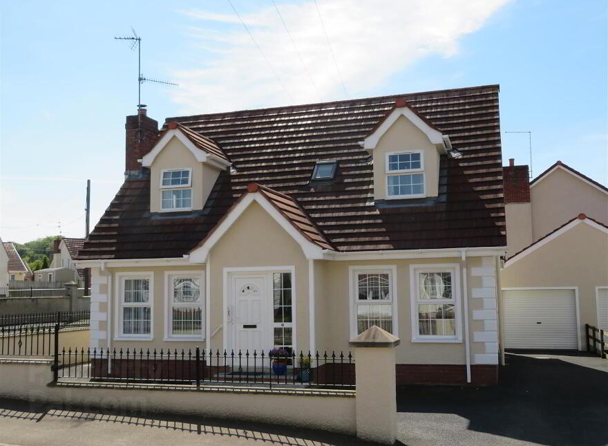 41 Lilburn Hall, Lurgan, Craigavon, BT66 7TL photo