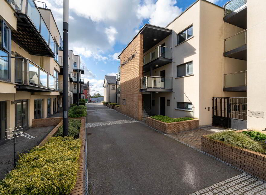 8 Church Walk, Bastion Court, Athlone, N37W884