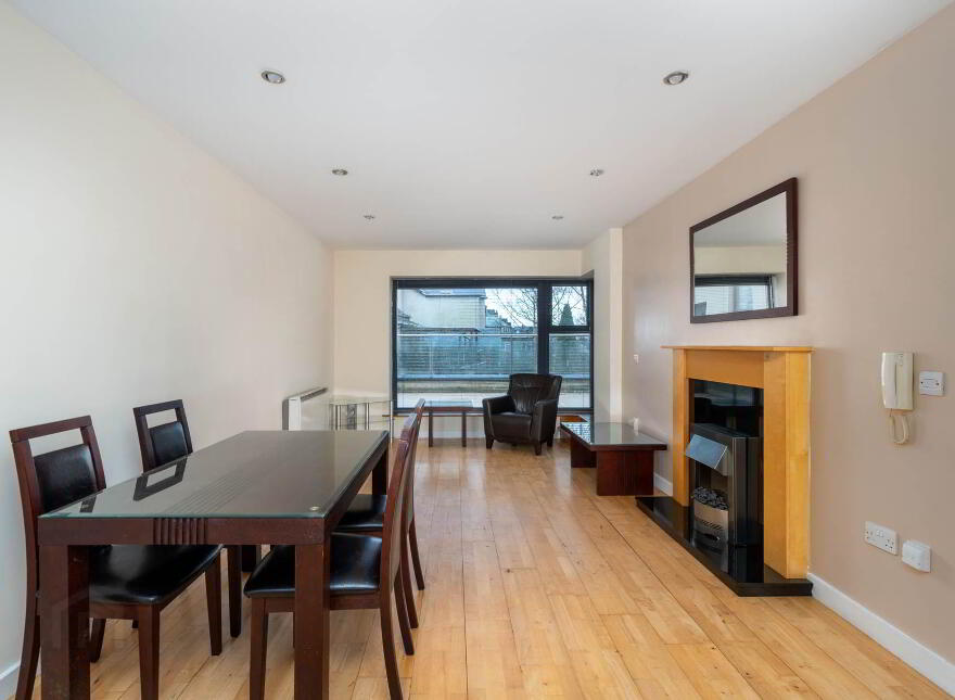 8 Church Walk, Bastion Court, Athlone, N37W884