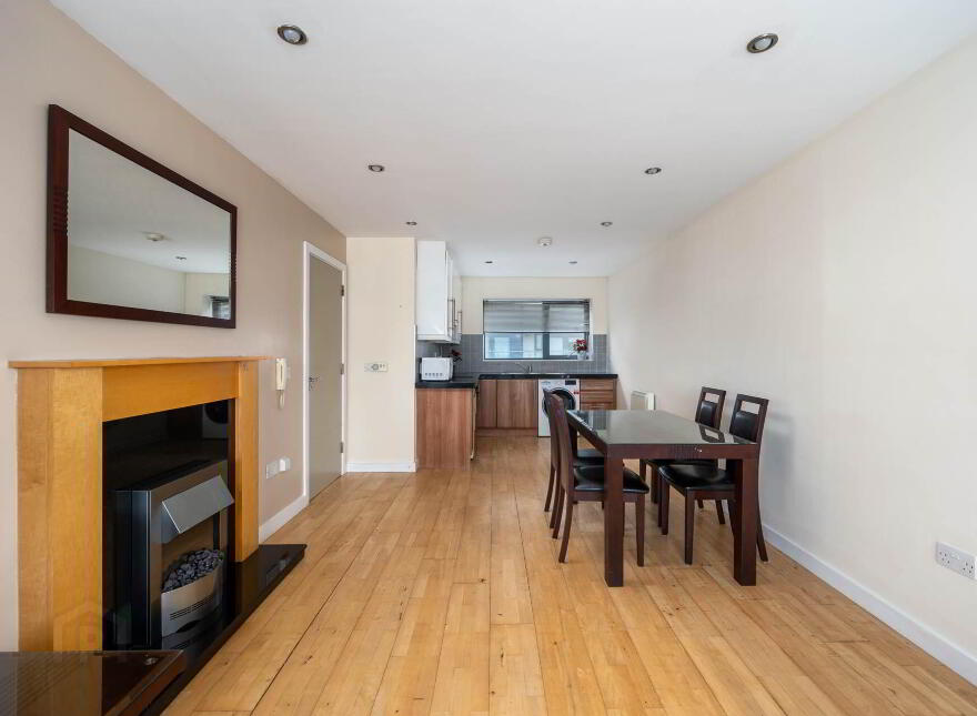 8 Church Walk, Bastion Court, Athlone, N37W884