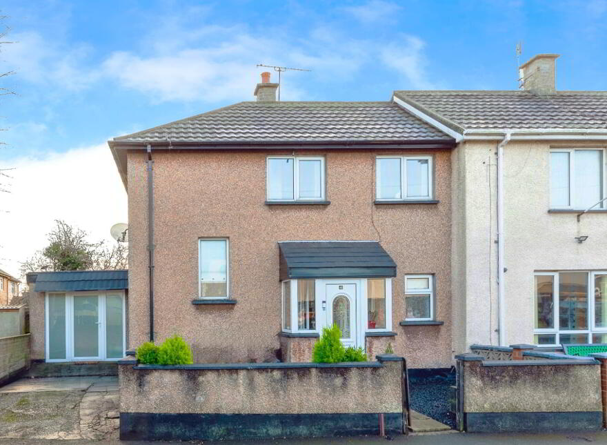 4 Queens Square, Newtownards, BT23 8LF photo