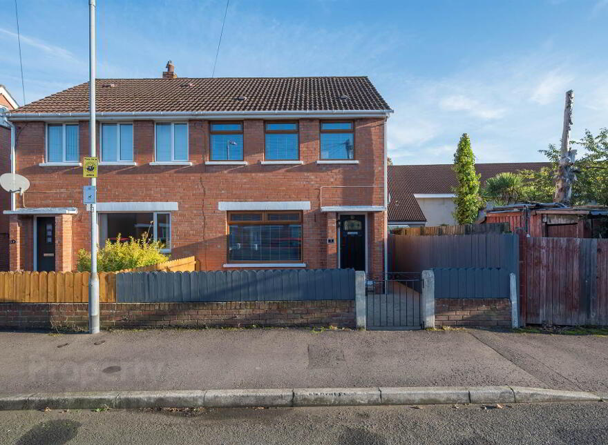 1 Palmerston Park, Belfast, BT4 1PZ photo