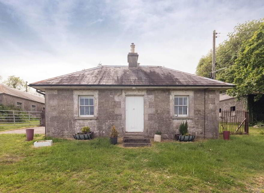 Mount Dobbin Cottage, 88 Portadown Road, Armagh, BT61 9HJ photo