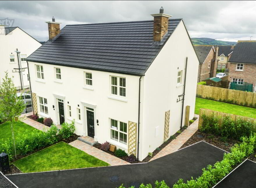 48 Oak Country Manor, Londonderry, BT47 6HG photo