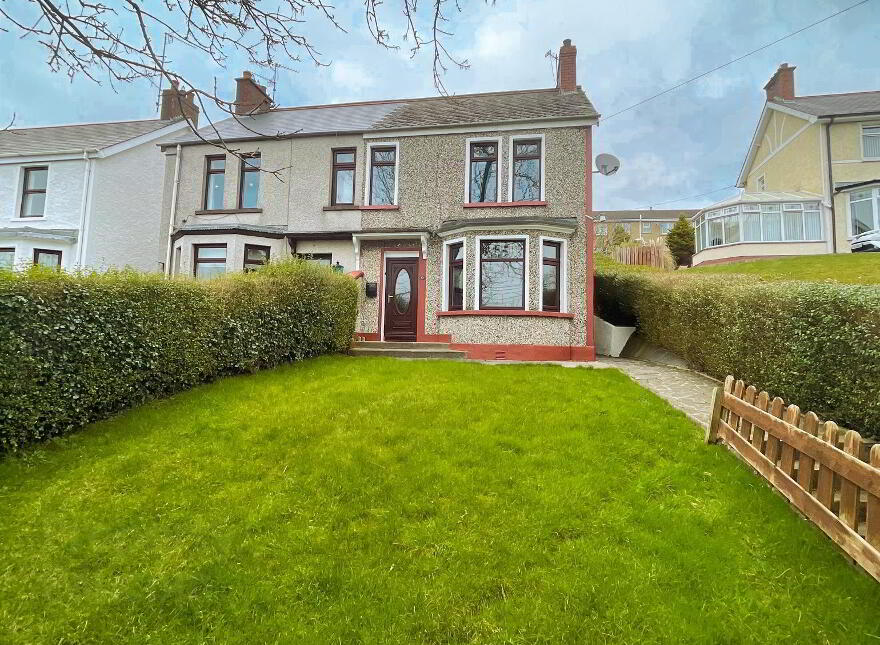 31 Hillsborough Road, Dromore, BT25 1DE photo