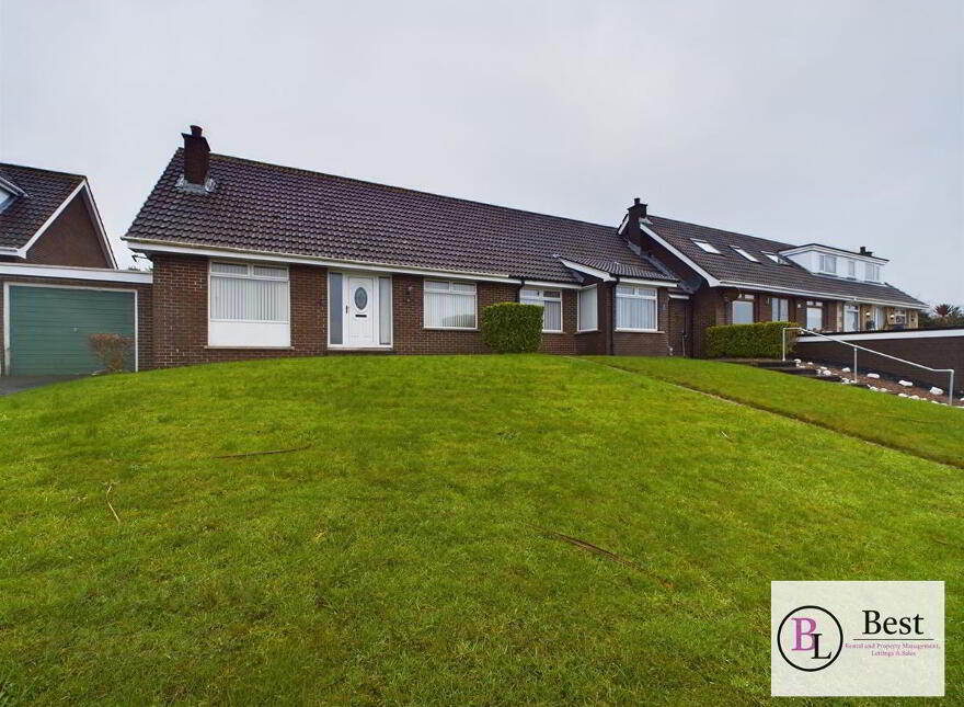 9 Cairn Grove, Larne, BT40 1UA photo