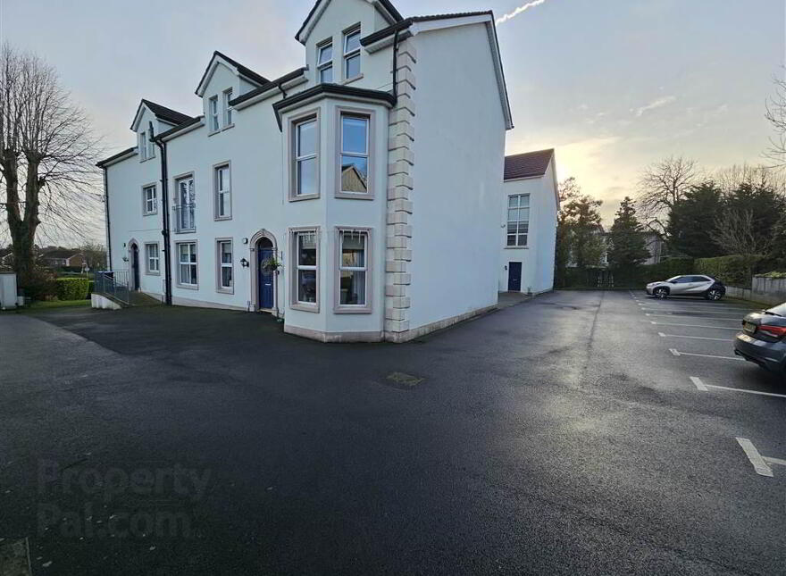 Apt 7, 2 Chichester Manor, Chichester Park North, Belfast, BT15 5DR photo