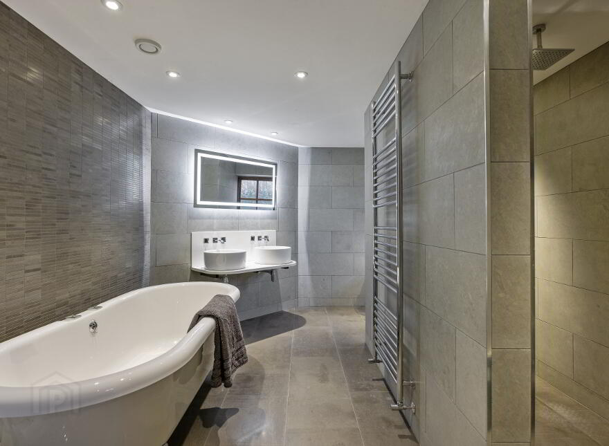 6, 6a & 6b Conthem Road, Strabane, BT82 8NY