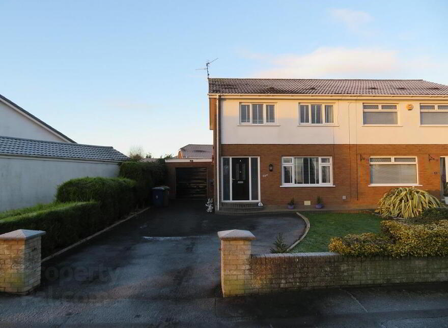 8 Wood Lane End, Lurgan, Craigavon, BT66 7HB photo