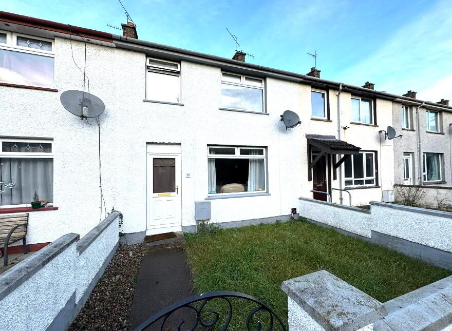 19 Whinfield Walk, Carrickfergus, BT38 8HL photo