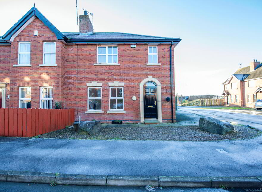 86 Carnreagh, Craigavon, BT64 3AN photo