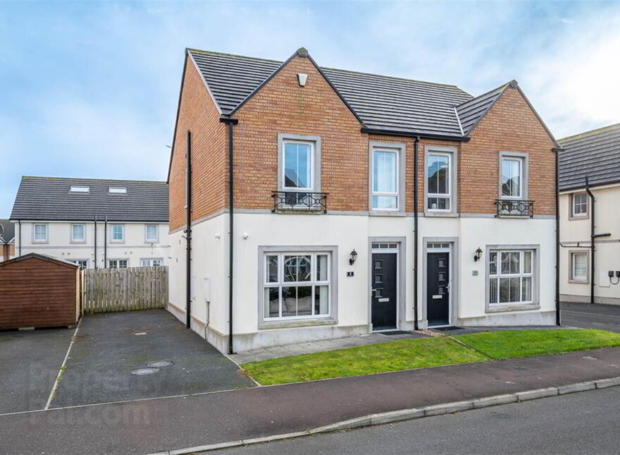 8 Rocklyn Drive, Donaghadee, BT21 0FP photo