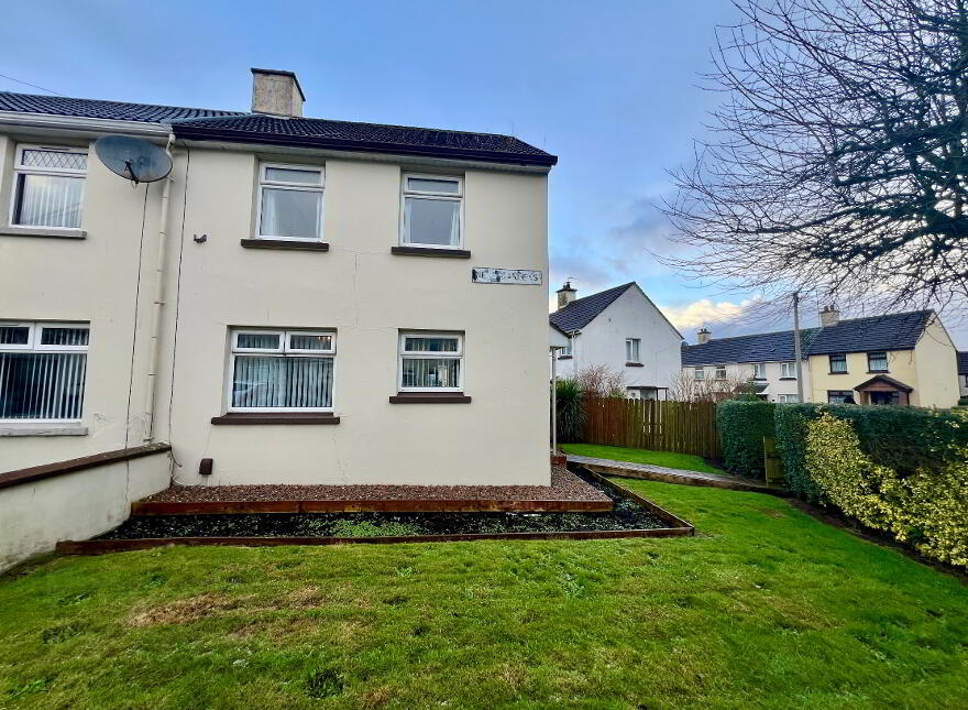 18 Ness Gardens., Irish Street, L'Derry, BT47 2HH photo