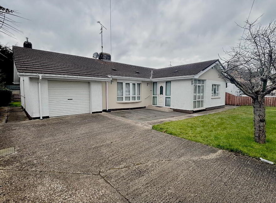 4 Cloonavin Park, Coleraine, BT52 1RU photo