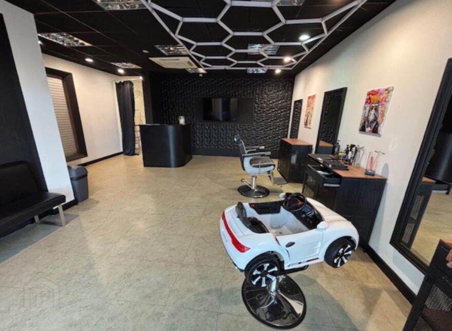 Unit 5a, Westpoint Shopping Centre, Westport, F28P6Y1