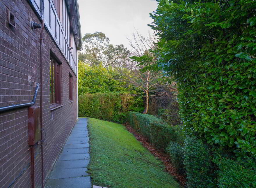 2c Newforge Grange, Malone, Belfast, BT9 5QB
