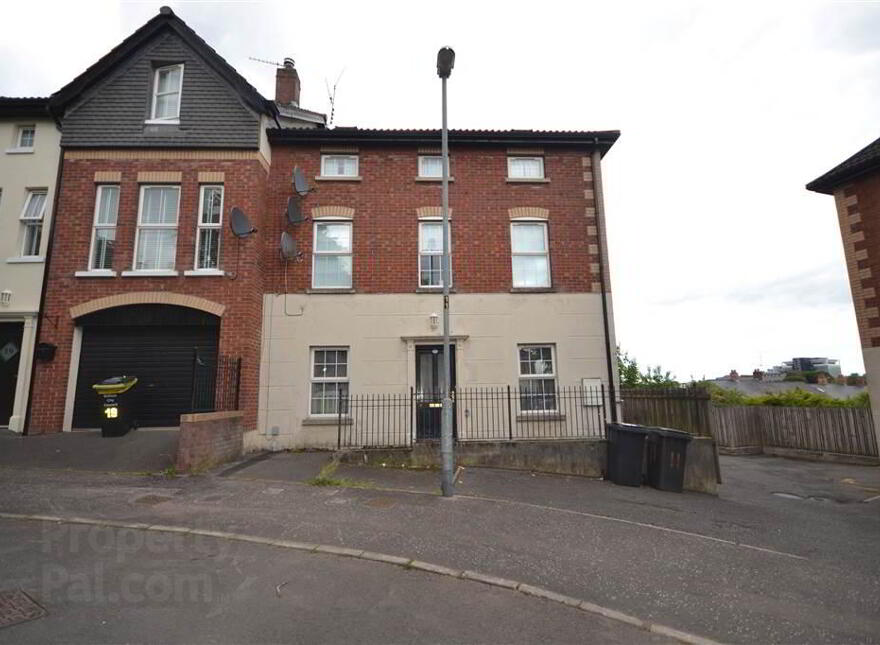 17 St Marys Gardens, Falls Road, Belfast, BT12 7LG photo