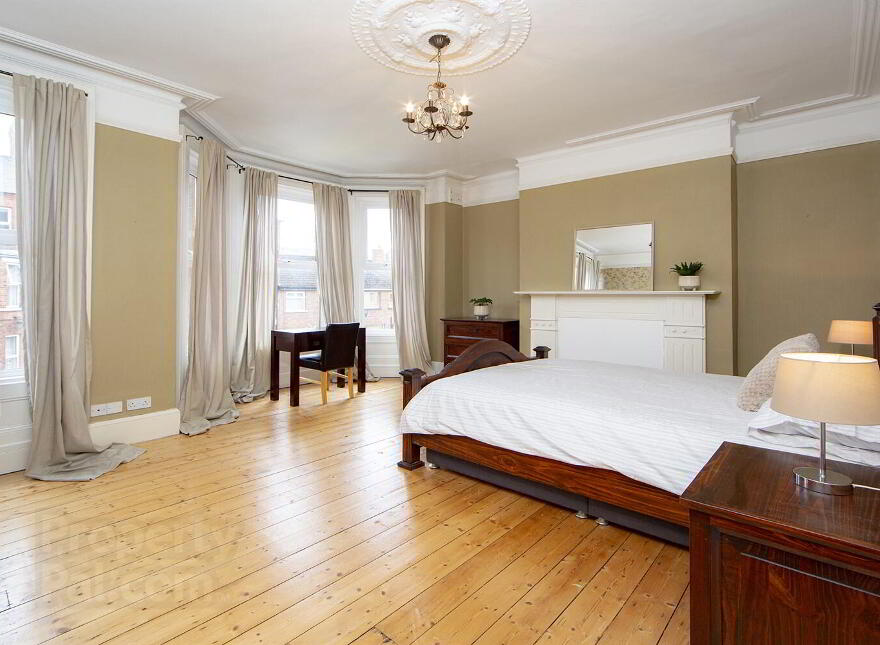 Room 4, 16 Cedar Avenue, Belfast, BT15 5AS photo