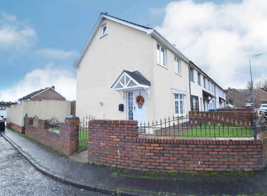 105 Horn Drive, Belfast, BT11 9NE photo