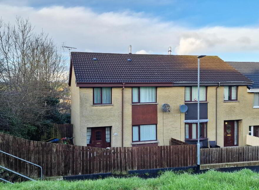 15 Laganvale, Dromore, BT25 1BT photo