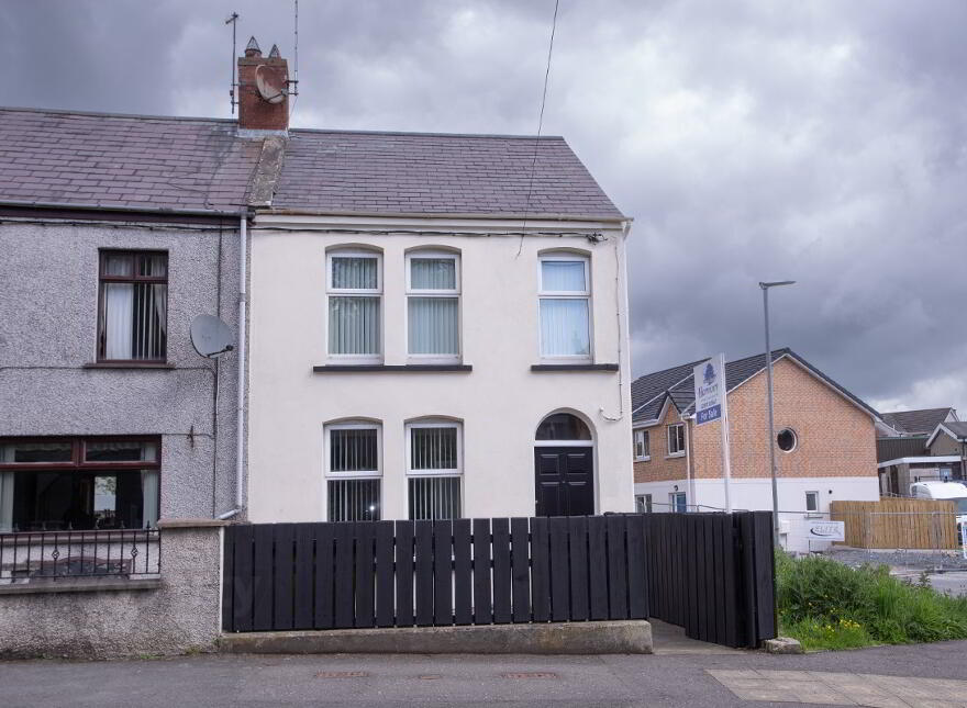 12 Crossgar Rd, Ballynahinch, BT24 8EN photo