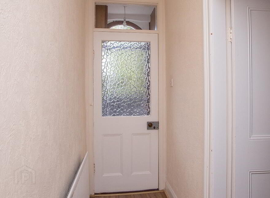 12 Crossgar Rd, Ballynahinch, BT24 8EN