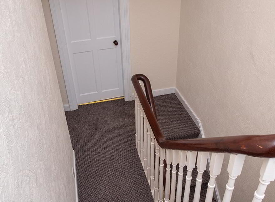 12 Crossgar Rd, Ballynahinch, BT24 8EN