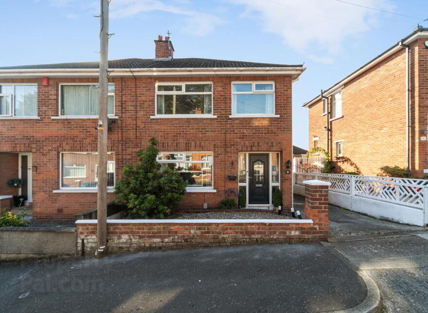 41 Garnerville Gardens, Belfast, BT4 2PA photo