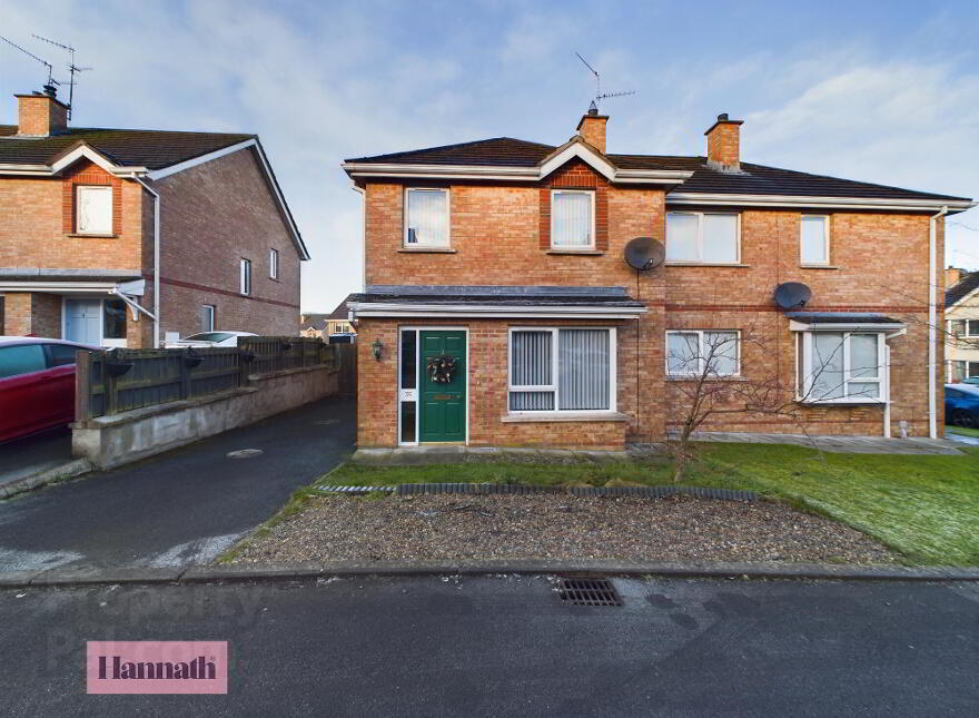 35 Fox's Glen, Lurgan, Craigavon, BT67 9ER photo