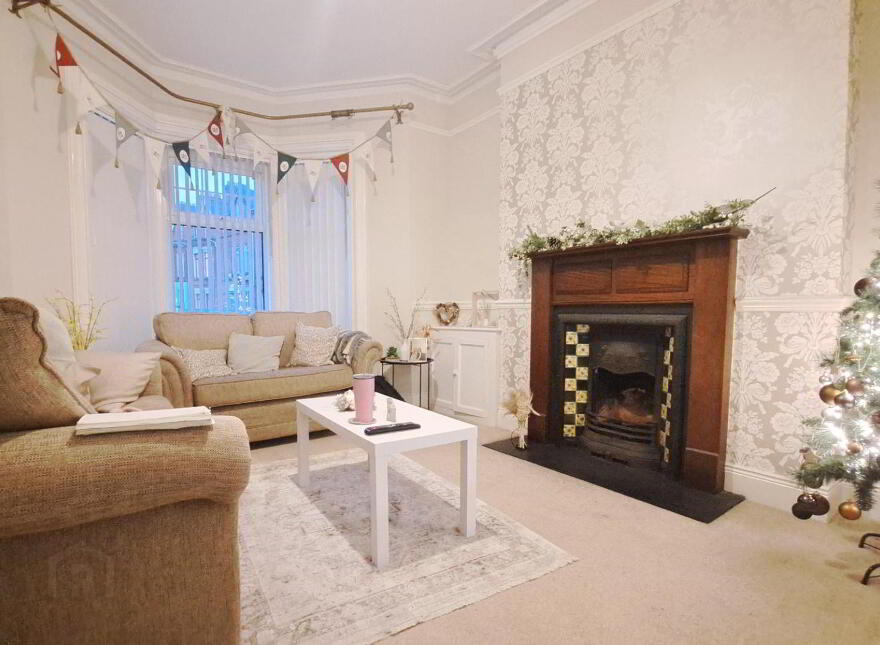Rm 3, 57 Ponsonby Avenue, Belfast, BT15 2LS